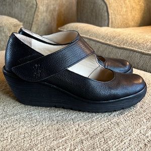 Fly London Yasi Wedge, EU 39, Black Mousse
